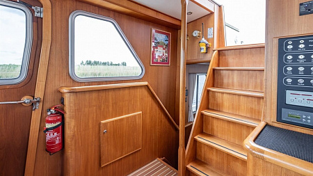 Яхта Privateer Trawler 50